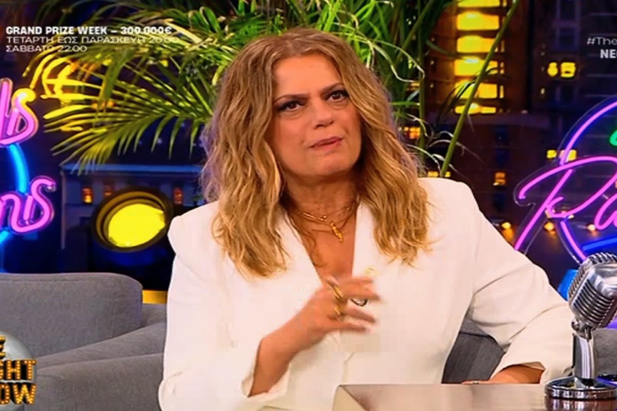 Ελένη Τσαλιγοπούλου: «Πάντα μου άρεσε ο ερωτισμός της σκηνής – Οι πιο δυνατοί μου έρωτες ήταν μόνο μουσικοί»