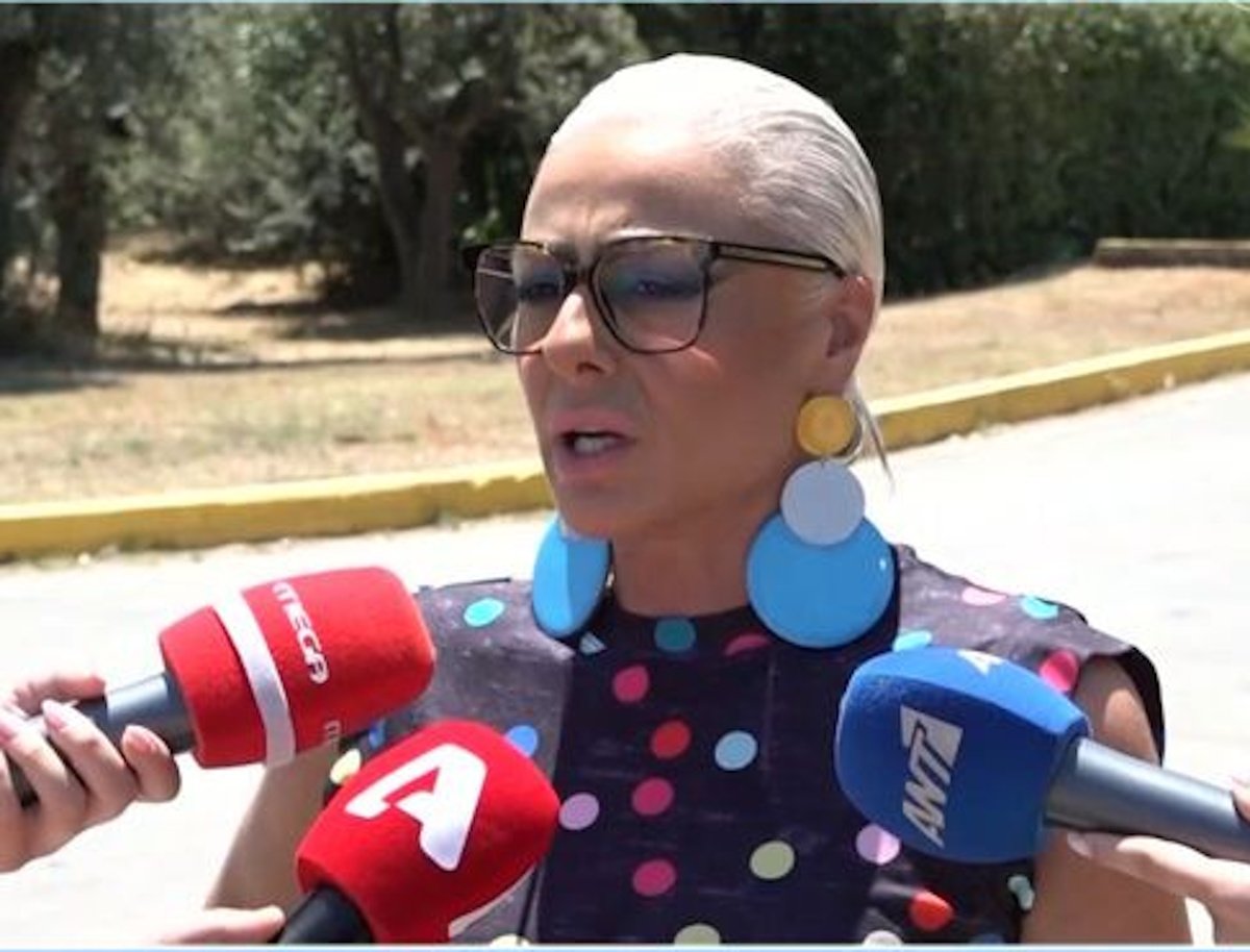 Άρια Καλύβα για Λάμπρο Κωνσταντάρα: «Όσοι νομίζουν πως μπαίνουμε μέσα στην εκπομπή και μετατρέπεται η αίθουσα σε ρινγκ…»