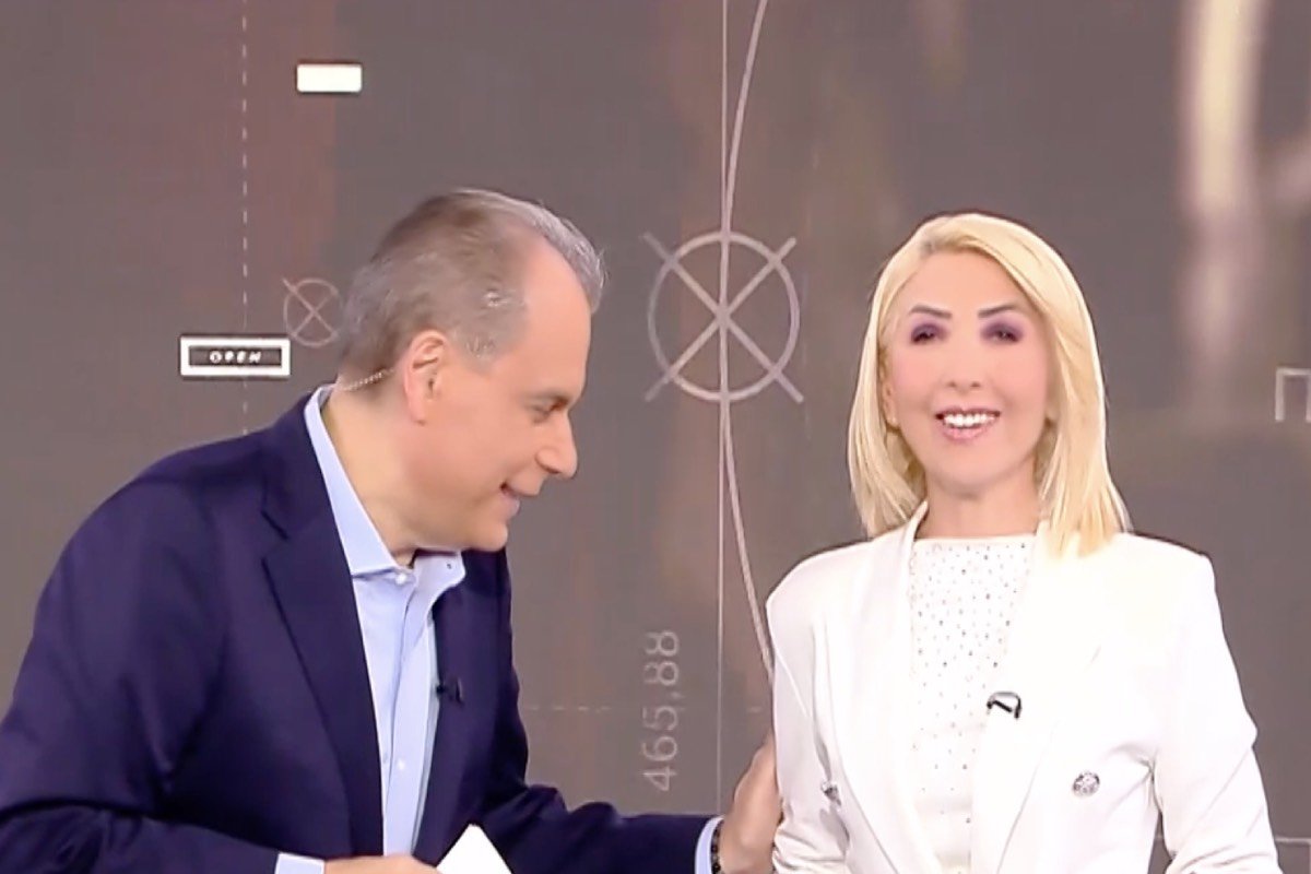 Στραβελάκης σε Καραμήτρου: «Τα χεράκια σου τι κάνουν; Πονάς λιγότερο;»