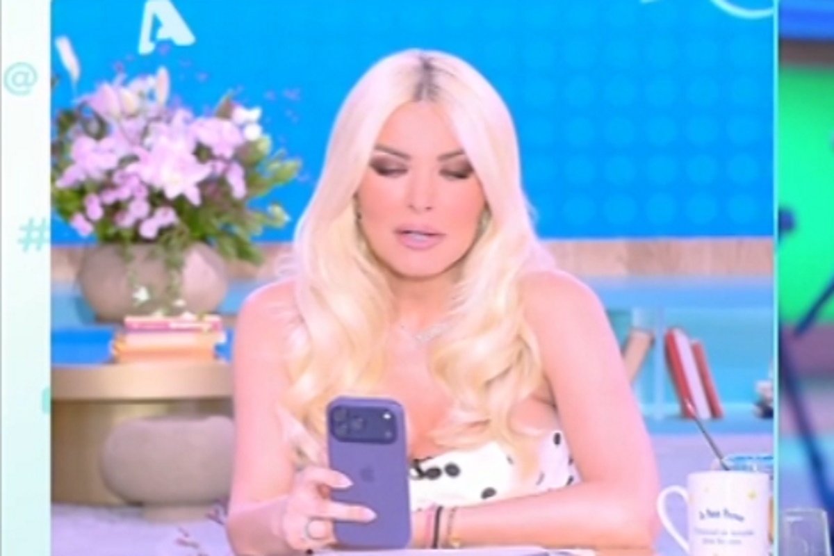 Κατερίνα Καινούργιου: Το απρόοπτο on air τηλεφώνημα από τον Παναγιώτη Κουτσουμπή – «Δεν ξέρει τι δουλειά κάνω;»