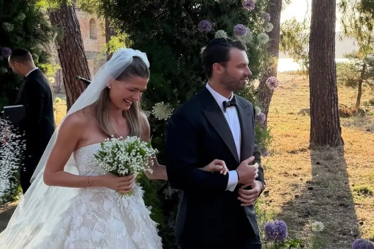 Αμαλία Κωστοπούλου – Τζέικ Μέντγουελ: Ο παραμυθένιος γάμος τους μέσα από 5+1 κλικ