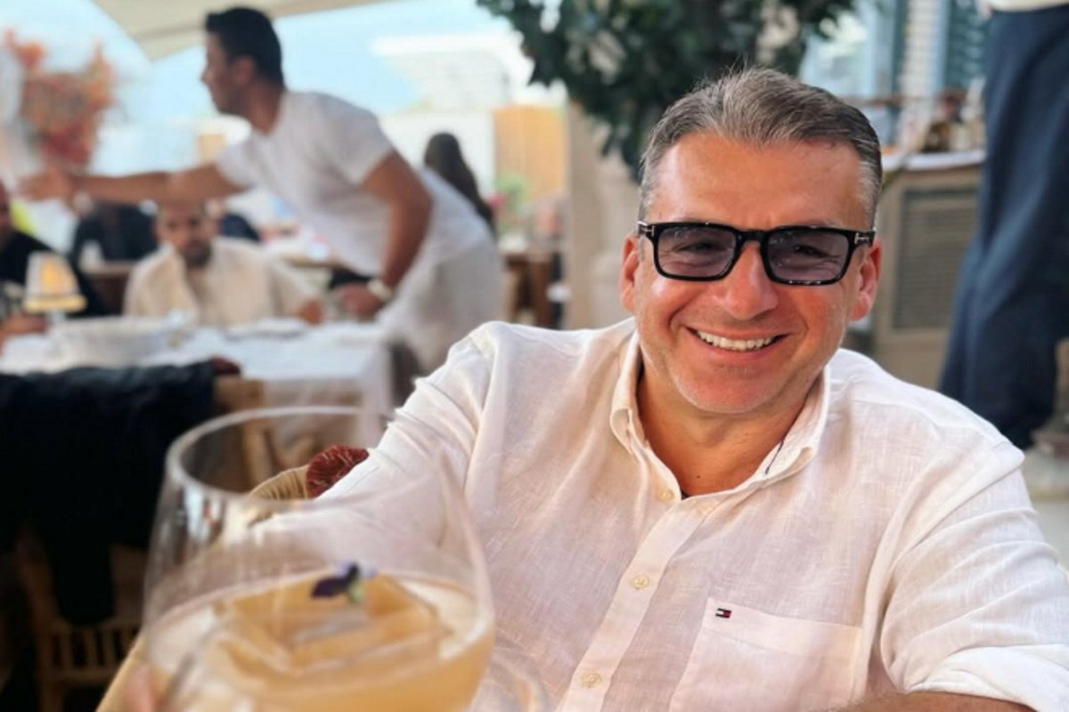 Γιώργος Λιάγκας: Η σφιχτή αγκαλιά με τους γιους του και το μήνυμα για τη Γιορτή του Πατέρα