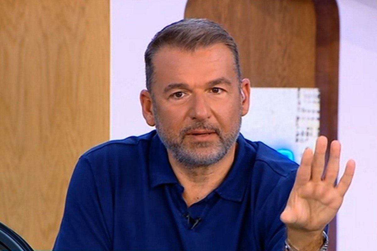 Επικό σκηνικό στο Πρωινό: Ο Γιώργος Λιάγκας της χάρισε αυτοκίνητο κι εκείνη έβλεπε τη Φαίη Σκορδά – «Έλα… οικογένεια ήταν κι αυτό!»