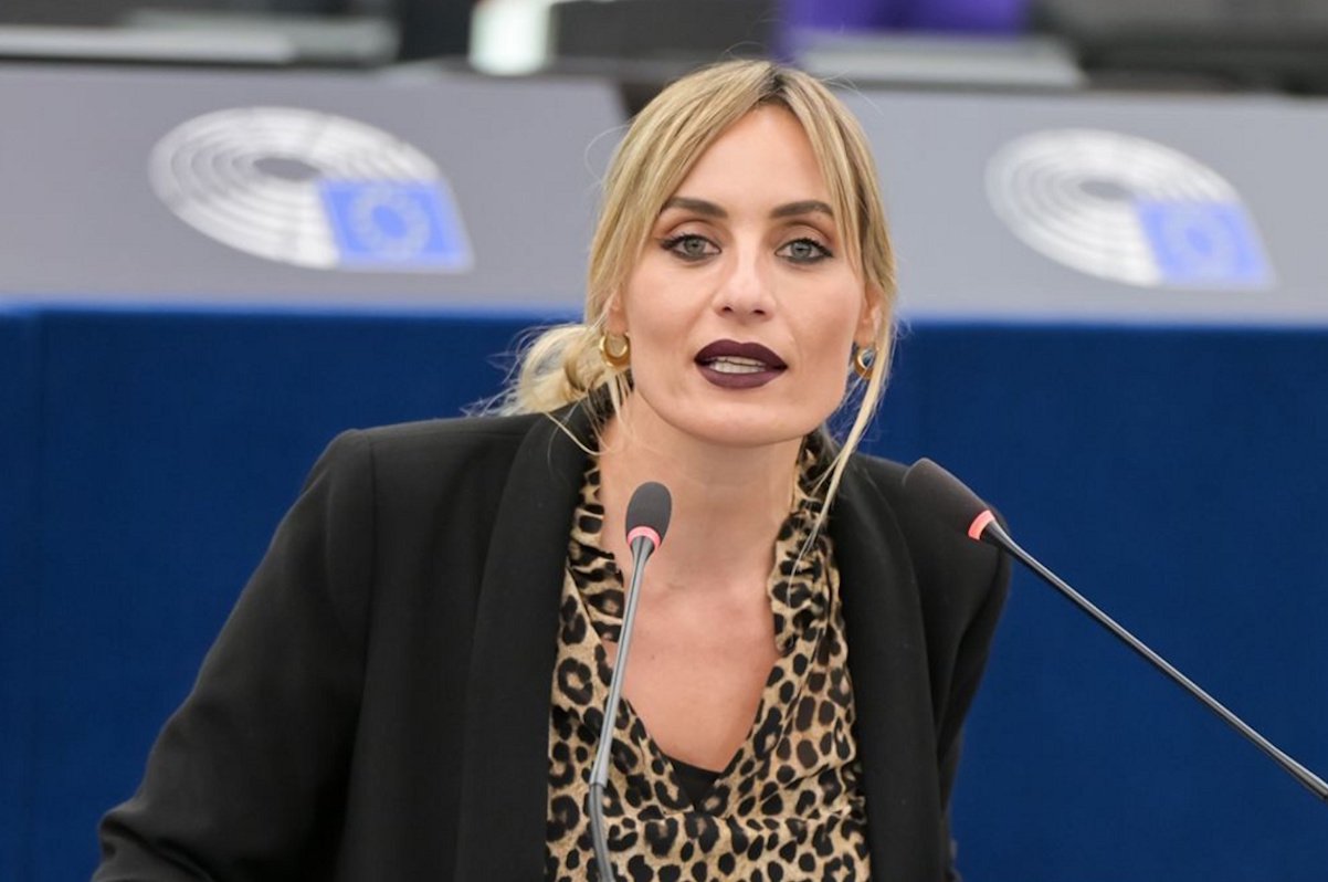 Ελεονώρα Μελέτη: «Είναι χυδαίο ανήλικα παιδιά να γίνονται influencers»
