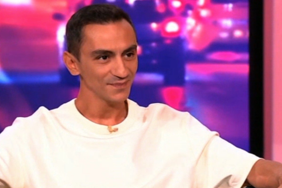 Τόλης Παπαδημητρίου: «Στην εφηβεία ήμουν πανκιό – Το πανκ δεν πεθαίνει, απλά πιάνουμε μια δουλειά»