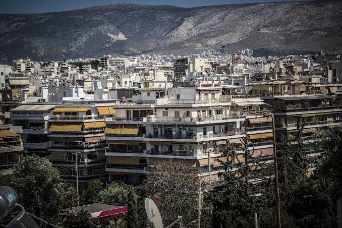 Έκτακτο: Κατάρρευση πολυκατοικίας στα Πετράλωνα στην οδό Αλκμήνης – Πληροφορίες για εγκλωβισμένους!