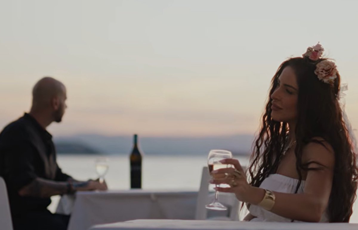 Οι REC φέρνουν το καλοκαίρι με το νέο video clip τους για το «ΕΛΑ» 