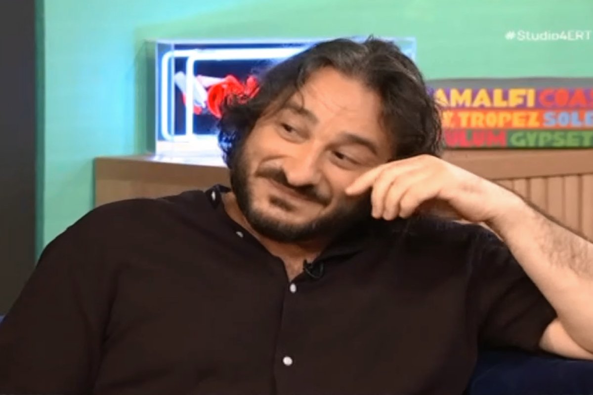 Βασίλης Χαραλαμπόπουλος: Λύγισε μιλώντας για την απώλεια του πατέρα του – «Είμαι λιγάκι ευσυγκίνητος…»
