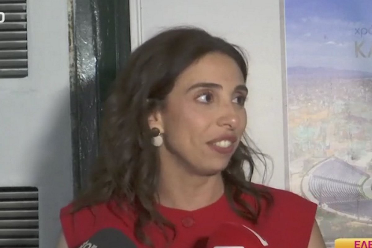 Έλενα Χαραλαμπούδη: «Το χειρότερο που έχω ακούσει είναι ότι έχω δόντια αλόγου»