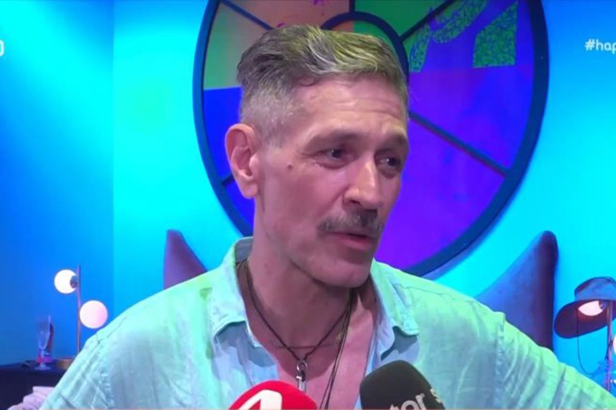 Αιμίλιος Χειλάκης: «Πάντα θυμάμαι τους ανθρώπους που έχω χάσει, τους κουβαλάω και είναι πολύ σημαντικό»