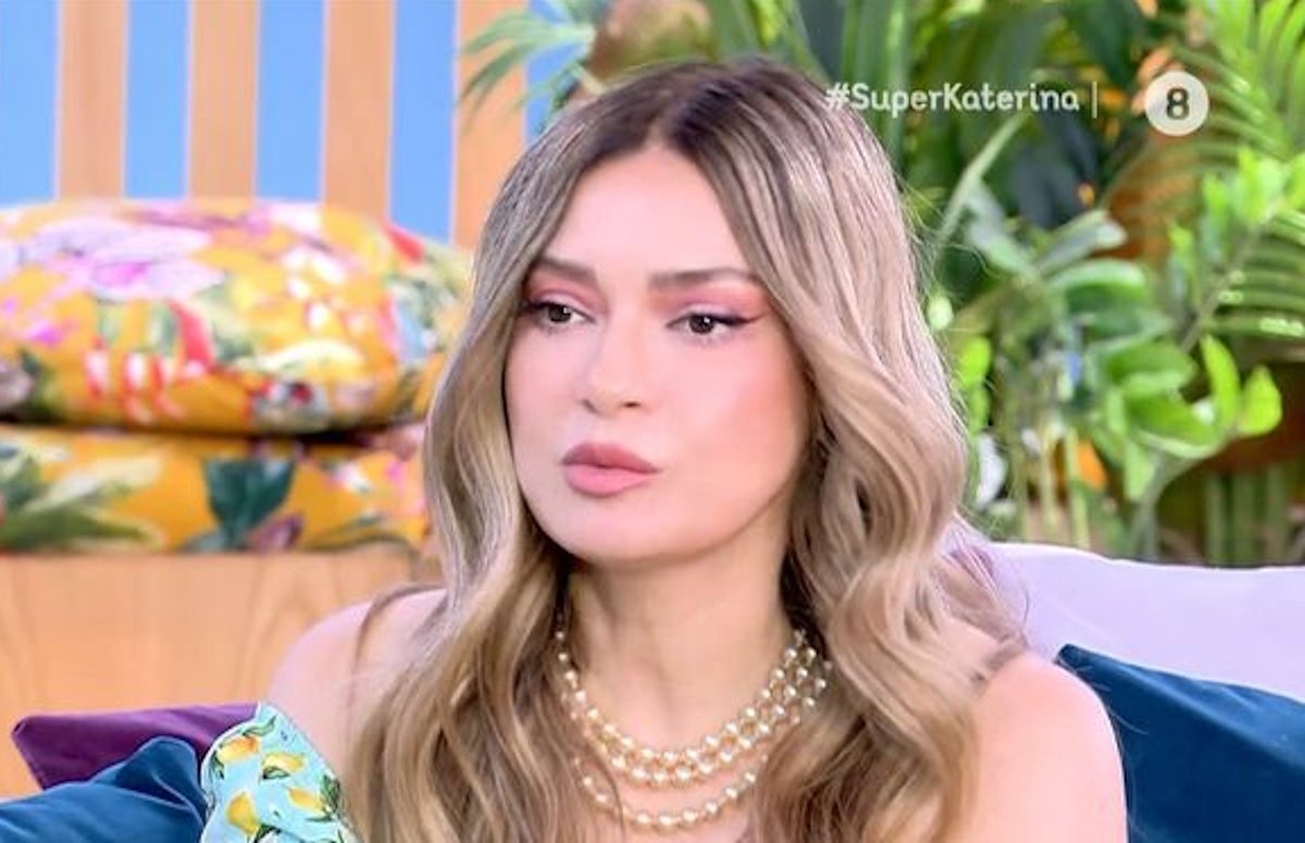 Αποστολία Ζώη: «Μου άλλαξε τη ζωή η απώλεια των γονιών μου – Ήταν ο μεγαλύτερός μου φόβος»