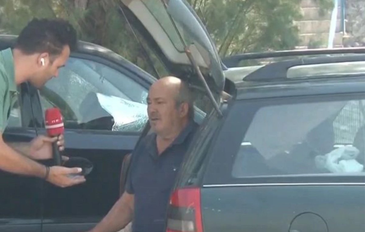 Φωτιά στη Βοιωτία: Απεγνωσμένος κάτοικος δεν εγκατέλειψε τον σκύλο του που φοβόταν προκαλώντας συγκίνηση