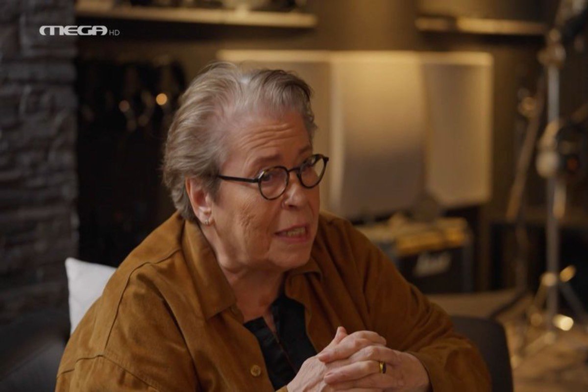 Δήμητρα Γαλάνη: «Ο Κραουνάκης και η Νικολακοπούλου με ξεψάρωσαν να βγω και να γράψω τις μουσικές μου – Εγώ ντρεπόμουν»