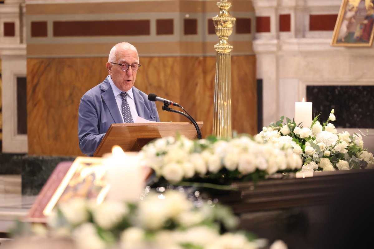 Μάρω Κοντού: Ράγισε καρδιές ο Νικήτας Κακλαμάνης στον επικήδειο λόγο του – «Σήμερα γελάς για τελευταία φορά…»