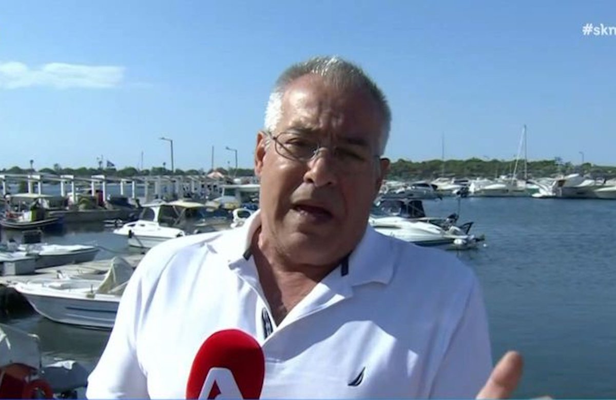 Νίκος Μάνεσης: Άφησε το στούντιο και το… έριξε έξω στην τελευταία εκπομπή της σεζόν