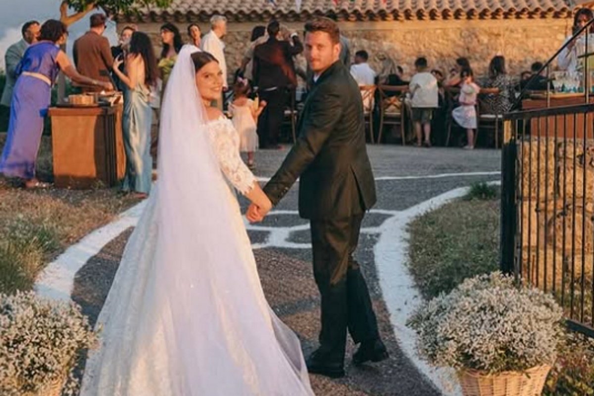Δανάη Μπάρκα: «Ένας μήνας “γυναίκα του”…»