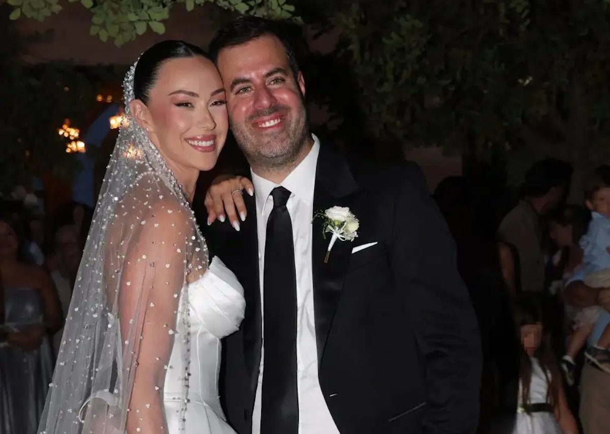 Δώρα Παντέλη: Παντρεύτηκε με τον Τζον Μεραμβελιωτάκη – Οι πρώτες φωτογραφίες από τον γάμο τους