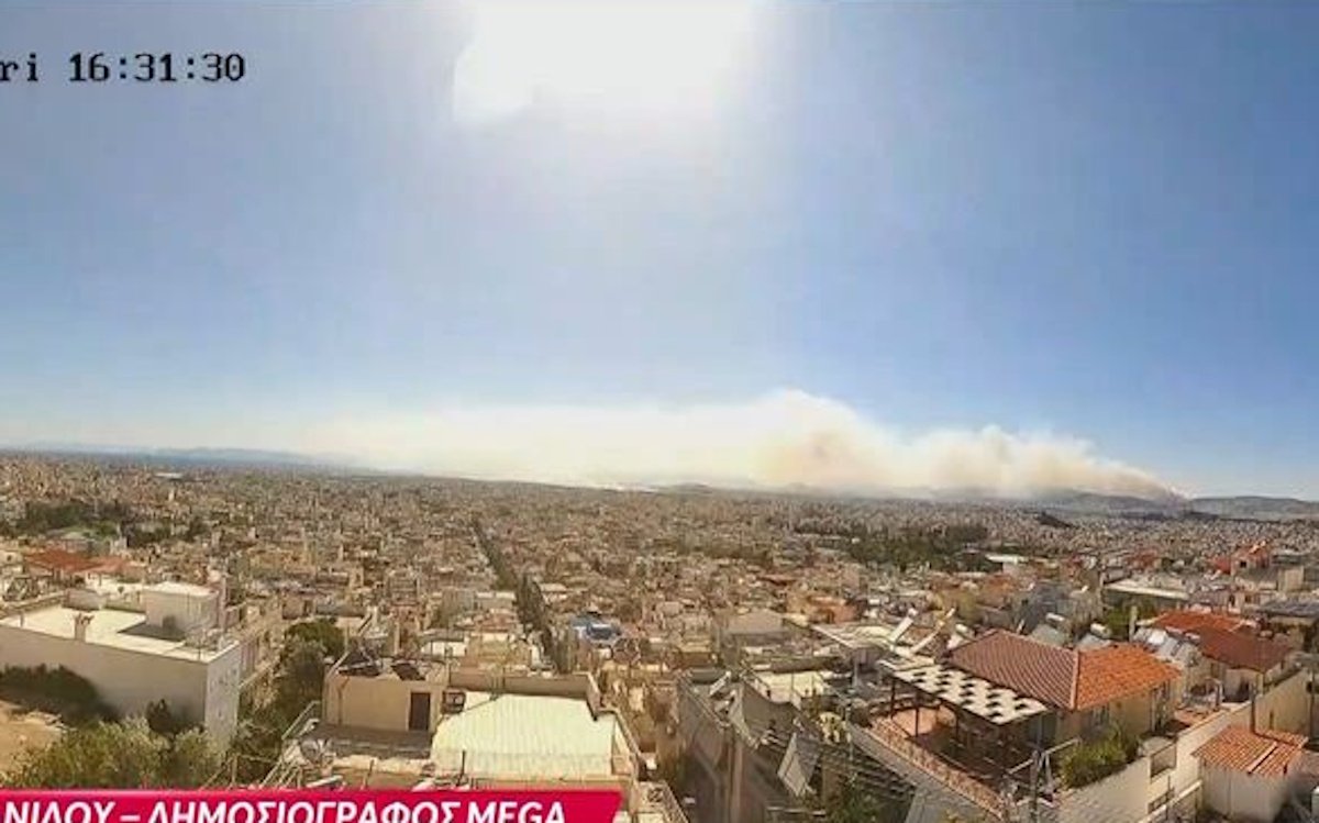 Φωτιά στην Περιφερειακή Αιγάλεω – Εκκενώνονται Άνω Δάσος και Αφαία Χαϊδαρίου