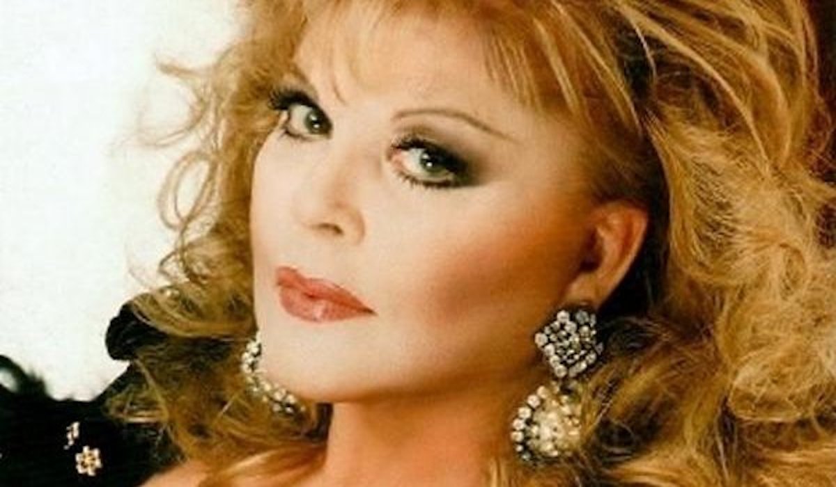 Η Ρίτα Σακελλαρίου έφυγε σαν σήμερα από τη ζωή – Σπάνιο βίντεο από τον εορτασμό των 30 χρόνων καριέρας της: «Πλήρωσα πολλές αμαρτίες»
