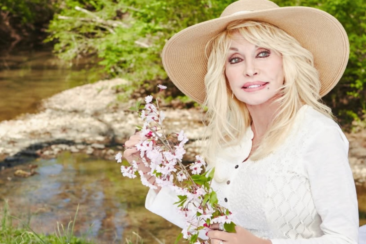 Dolly Parton: Η τεράστια γκάφα από το CNN και η συγγνώμη – Ποια ήταν στις φωτογραφίες που χρησιμοποίησε σε αφιέρωμα για τον θάνατό της