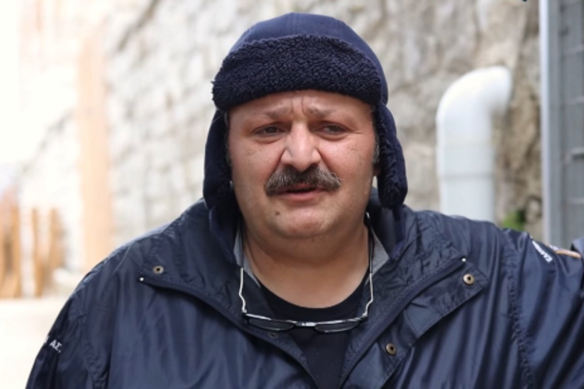 Φόνοι στο Καμπαναριό: Αυτός είναι ο νέος αστυνομικός που «εισβάλλει» στην κωμική σειρά του Alpha!