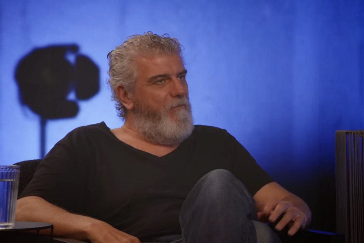 Βλαδίμηρος Κυριακίδης: «Δεν πιστεύω στον Θεό» – Η συζήτηση που άνοιξε για την πίστη και την ανθρώπινη ύπαρξη