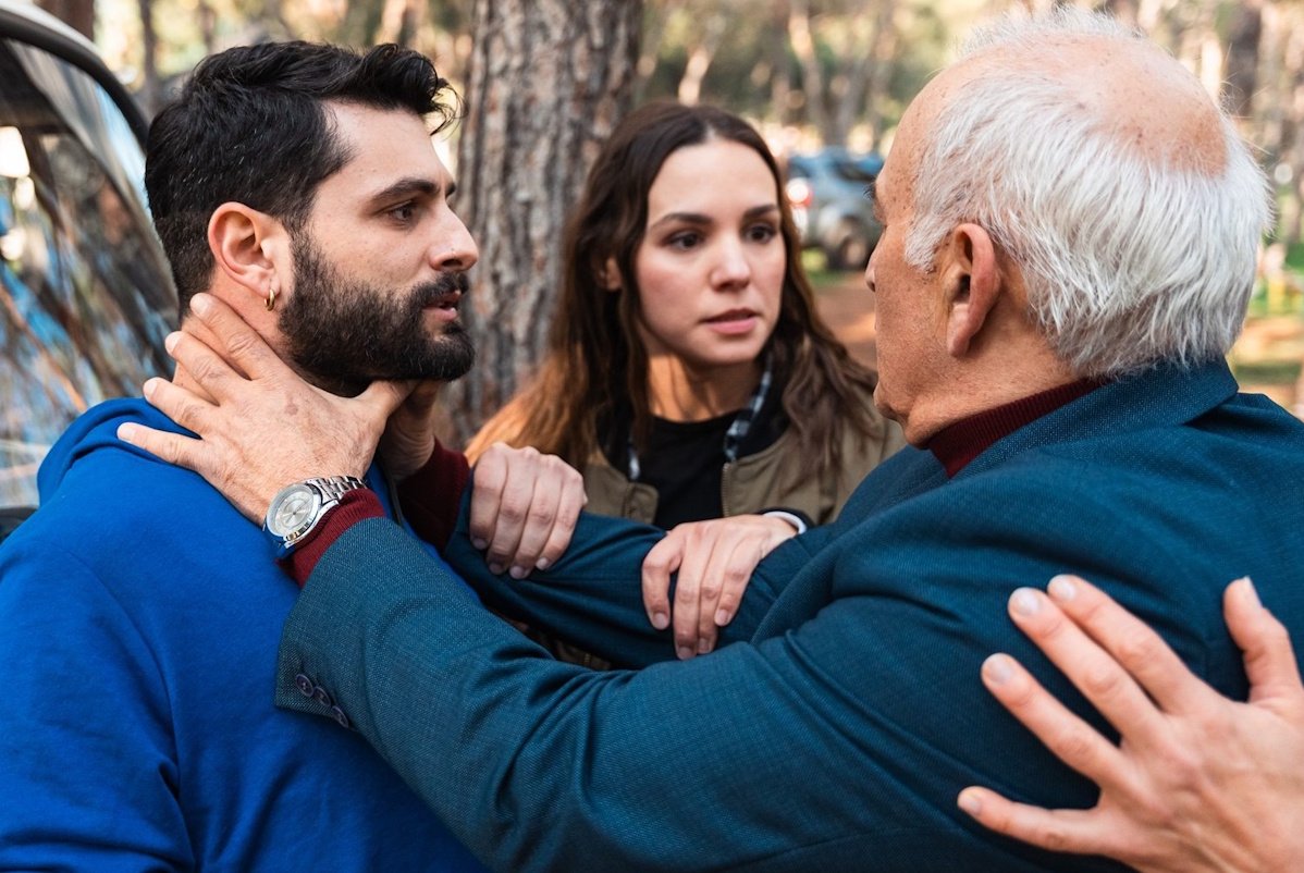 Μπαμπά σ΄αγαπώ: Ο Ηρακλής και ο Ευριπίδης κάνουν προσπάθεια να φτιάξουν τις σχέσεις τους