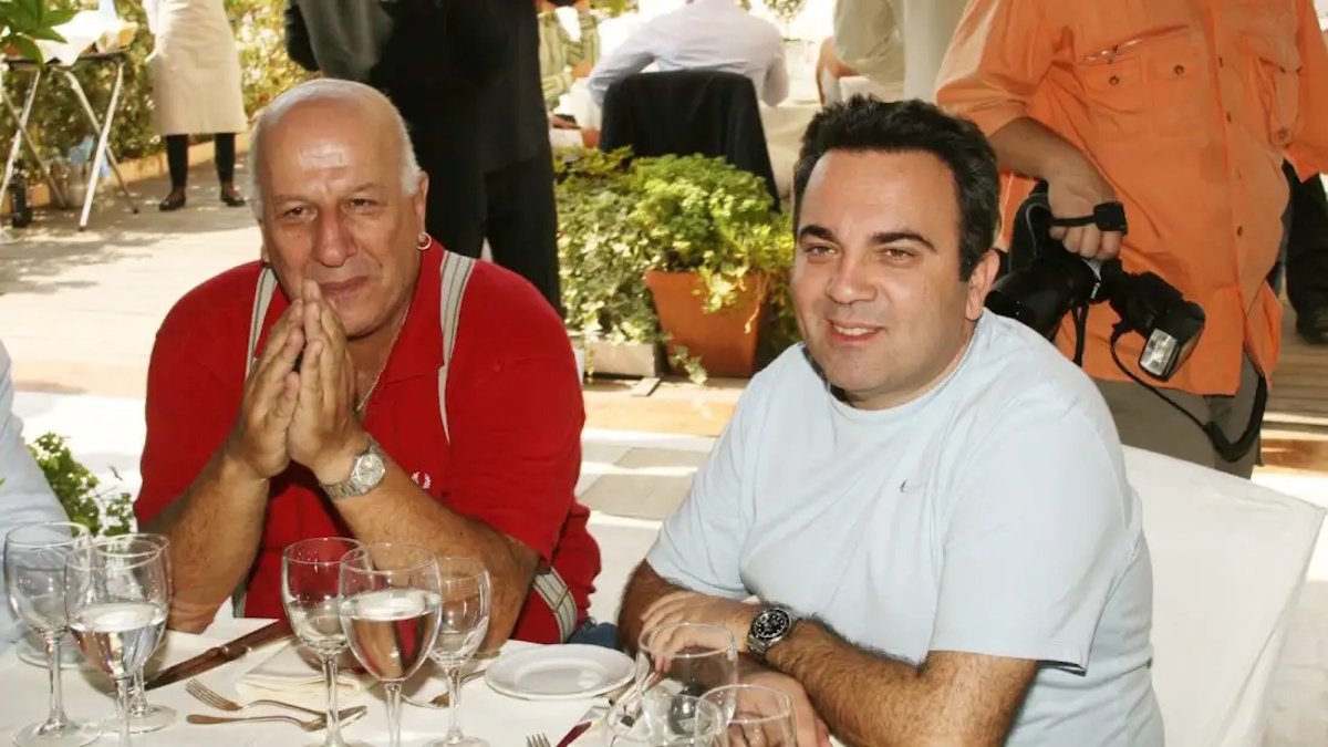 Συγκινεί ο Αντώνης Καρπετόπουλος ανήμερα των γενεθλίων του: «Είναι παιδί του Αυγούστου και ο Πανούτσος που δίνει τη μάχη του»