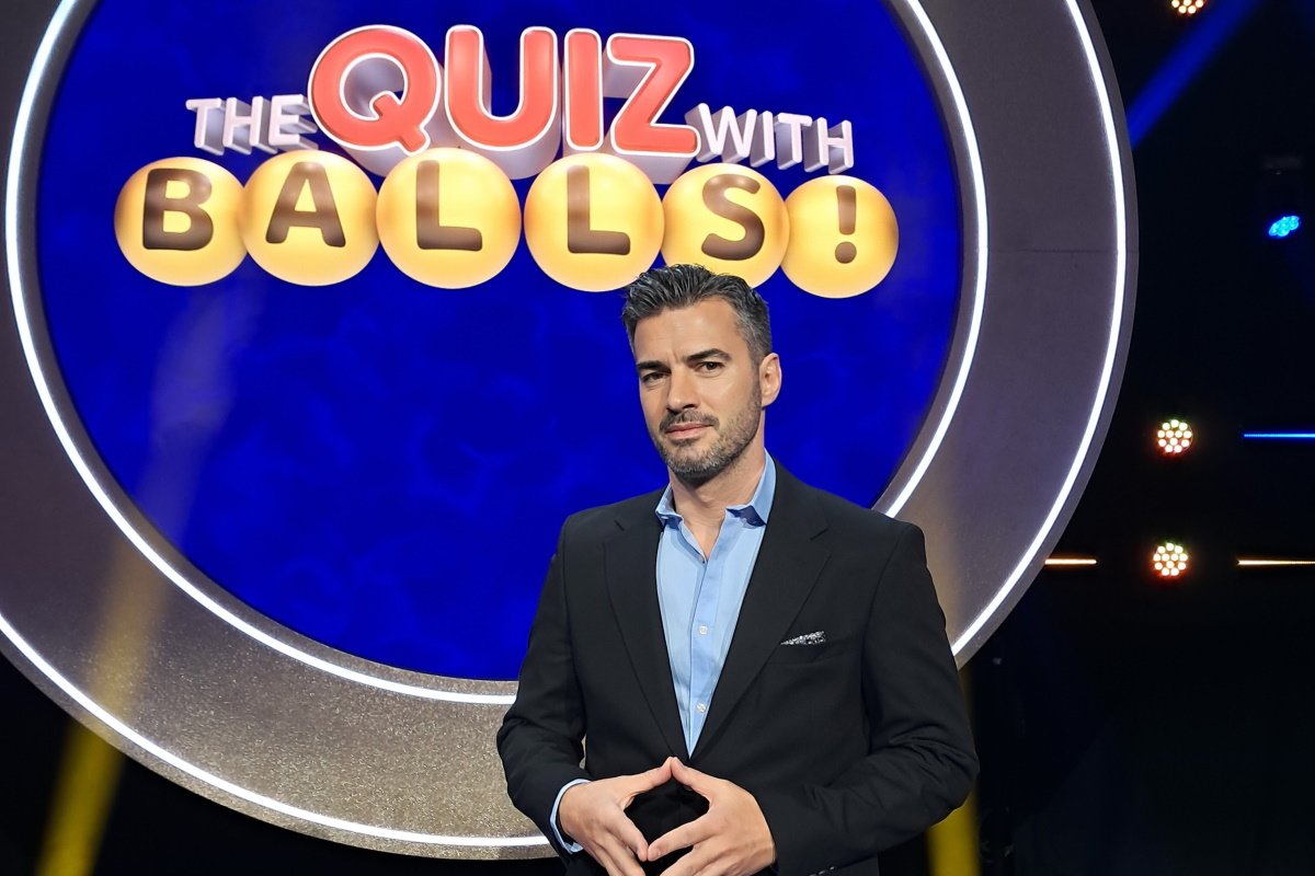 The Quiz with Balls: Ο Γιάννης Τσιμιτσέλης επιστρέφει στον ΣΚΑΪ με νέο τηλεπαιχνίδι – Κυκλοφόρησε το πρώτο τρέιλερ