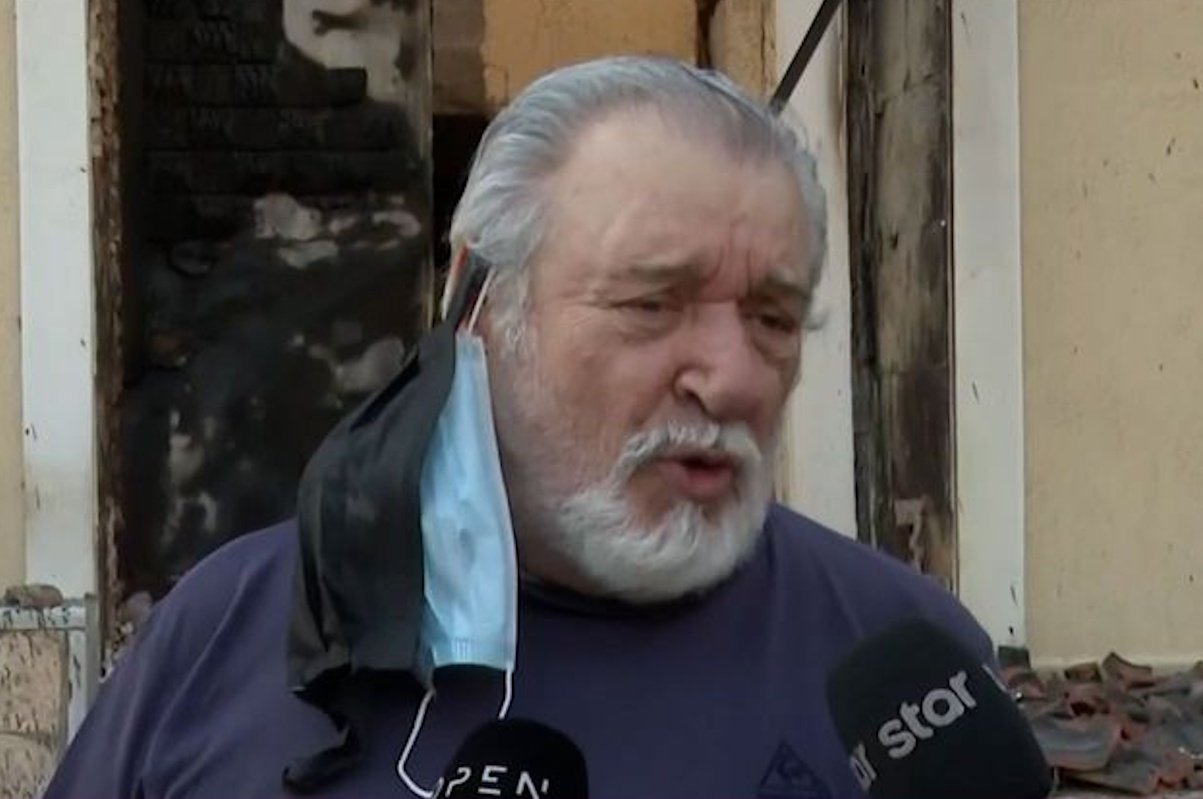Ραγίζει καρδιές ο Τάσος Χαλκιάς μπροστά στο καμένο σπίτι του: «Ήμουν περήφανος που θα άφηνα κάτι στα παιδιά μου και τώρα δεν μπορώ»