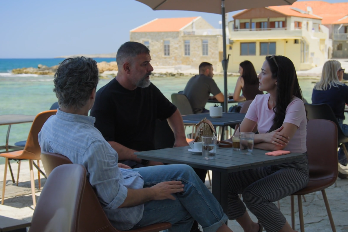 Δυο μαύρα πουκάμισα (21-23/9): Η Μαρκέλλα ανάμεσα σε Μανούσο και Σήφη – Μια ξαφνική άφιξη ανατρέπει τα πάντα