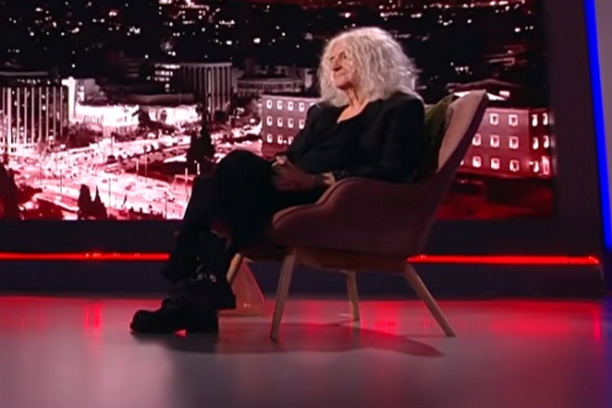 Νίκος Καρβέλας: «Αγάπησα με ηλιθιότητα» – Η εξομολόγηση για τις σχέσεις του