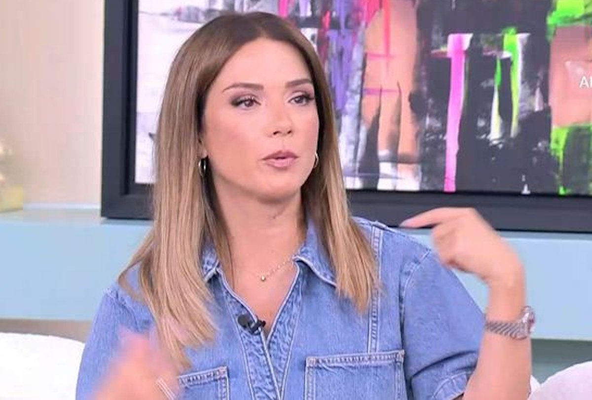Βάσω Λασκαράκη: «Σε κάποιες ερωτήσεις της κόρης μου παίρνω την ψυχολόγο και ρωτάω για να μην πω καμια κοτσάνα»