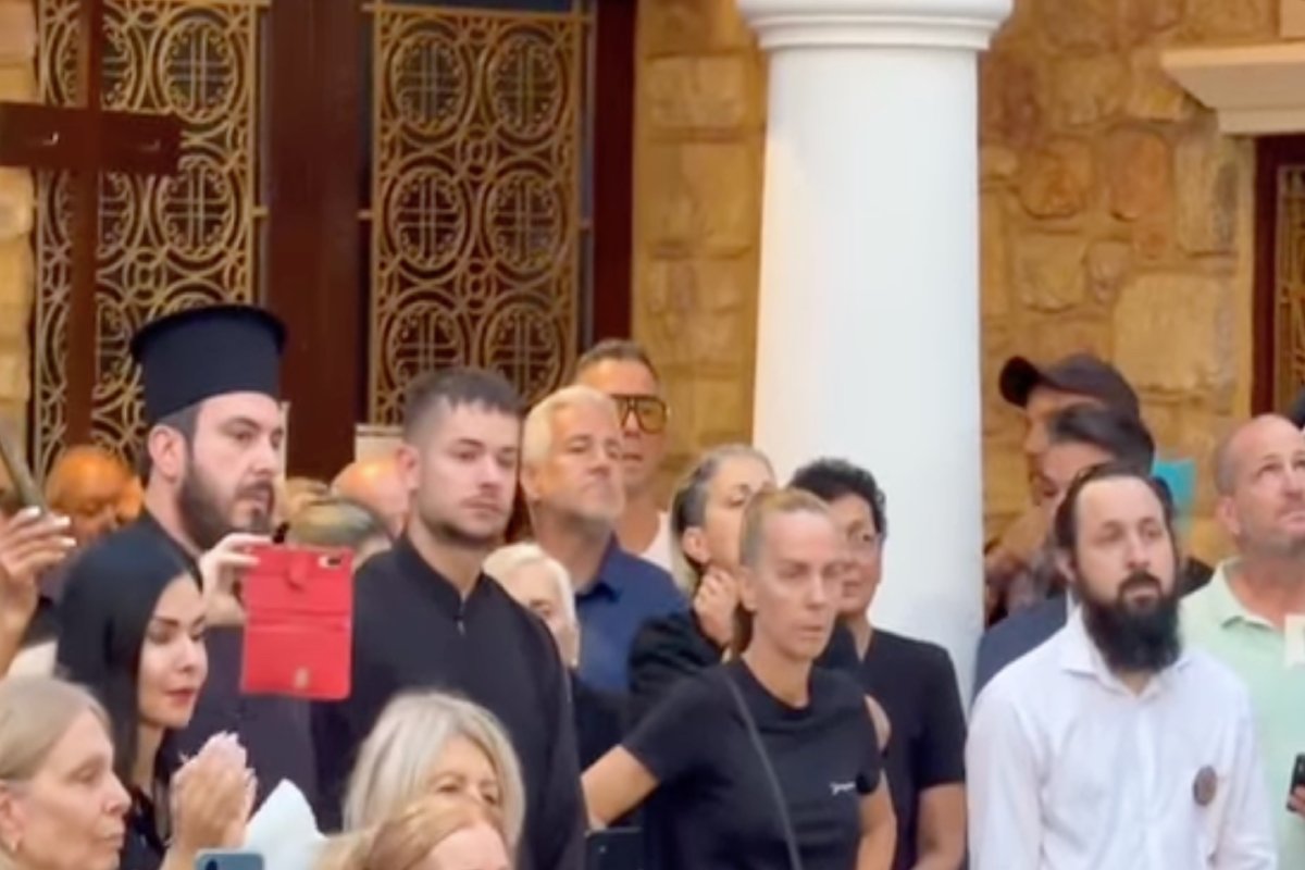 Γιώργος Μαζωνάκης: Η Νίκαια τον αποχαιρετά – Η συγκλονιστική στιγμή με την οικογένειά του και η παράκληση του ιερέα