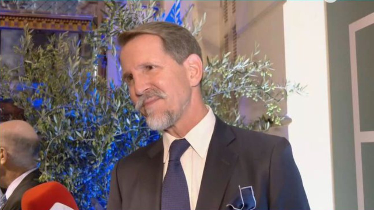Παύλος Ντε Γκρες: «Η Ελλάδα είναι η πατρίδα μου και ζω εδώ μόνιμα – Είναι η αγάπη μου»