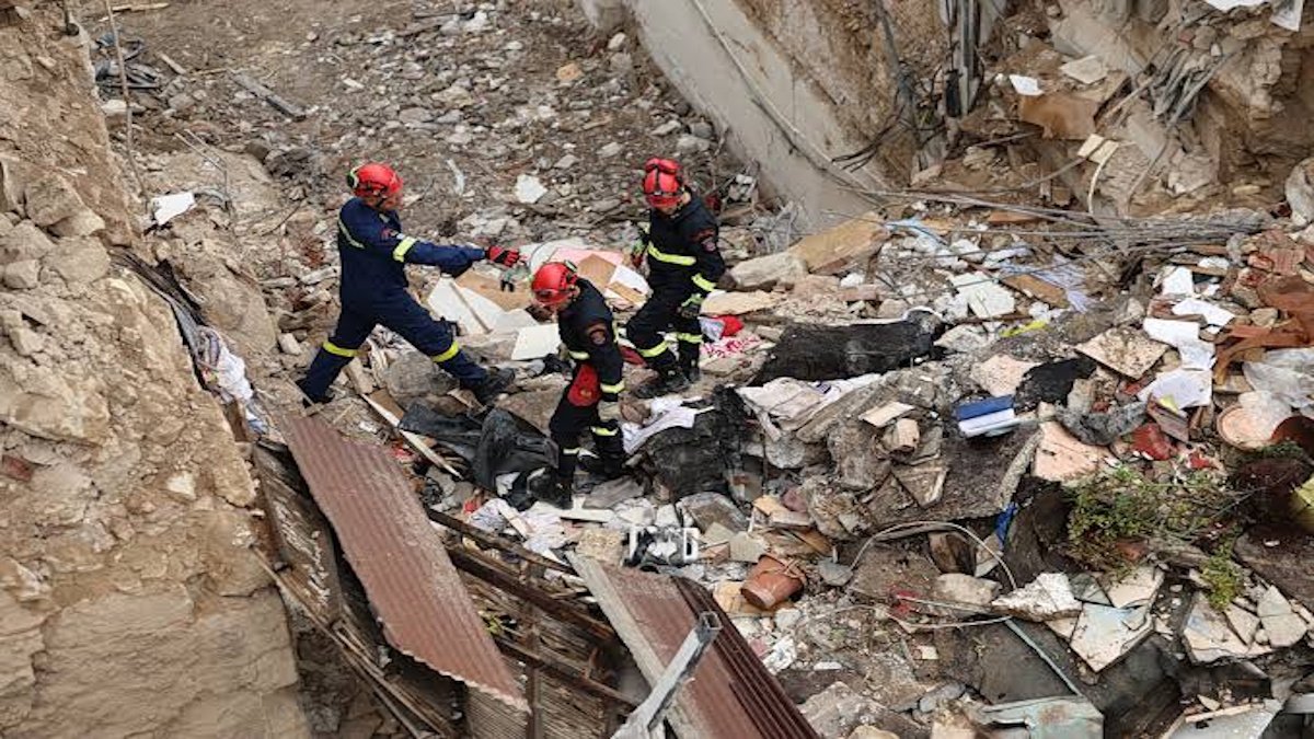 Πλάκα: Εντοπίστηκαν και οι άλλες δύο σοροί – Έξι οι νεκροί από την έκρηξη