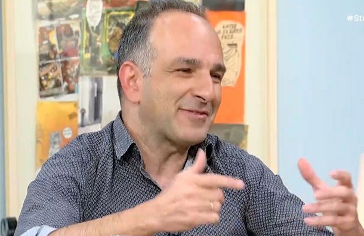 Γιώργος Μαζωνάκης: «Ενώ θα μπορούσε να κάνει 150 εμφανίσεις τον χρόνο, διάλεγε να κάνει 50 – Δεν κοιτούσε τα λεφτά» αναφέρει στενός του συνεργάτης