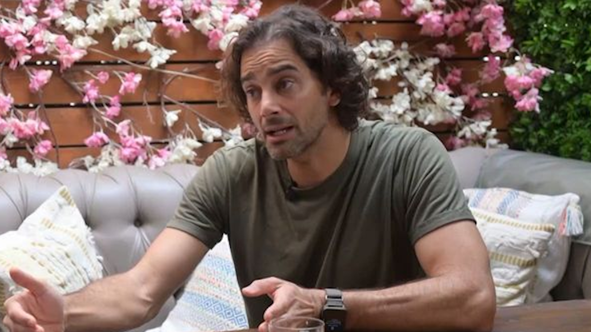 Χάρης Γιακουμάτος: «Γύρισε ο γιος μου και με ρώτησε “ρε μπαμπά, γιατί χώρισες τη μαμά;”»