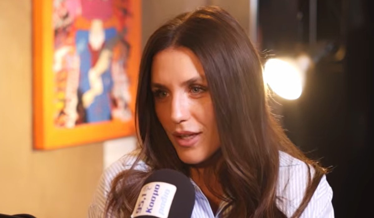 Ιουλία Καλλιμάνη: «Με τον Μιχάλη δεν θέλουμε να βγάζουμε την προσωπική μας ζωή – Δεν σου κρύβω ότι…»