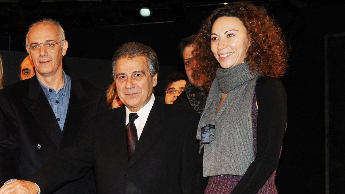 Δώρα Χρυσικού για Γιώργο Κιμούλη: «Δεν είχα ποτέ ερωτική σχέση μαζί του! Αυτά διαδίδει! – Ο άνθρωπος αυτός χαίρεται να σε βλέπει να τρέμεις»