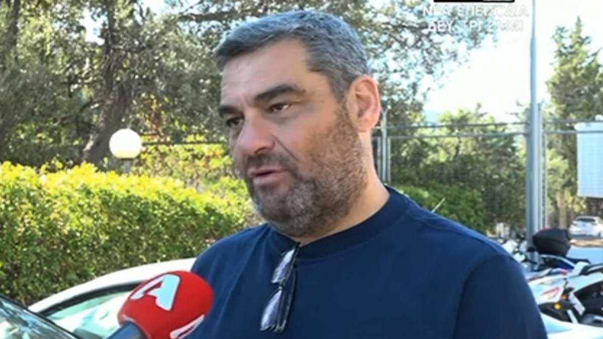 Μάνος Νιφλής για Ώρα Ελλάδος: «Δεν υπήρχε η αγωνία για το ποιος θα πει πρώτος “καλημέρα”. Βλακώδη πράγματα»