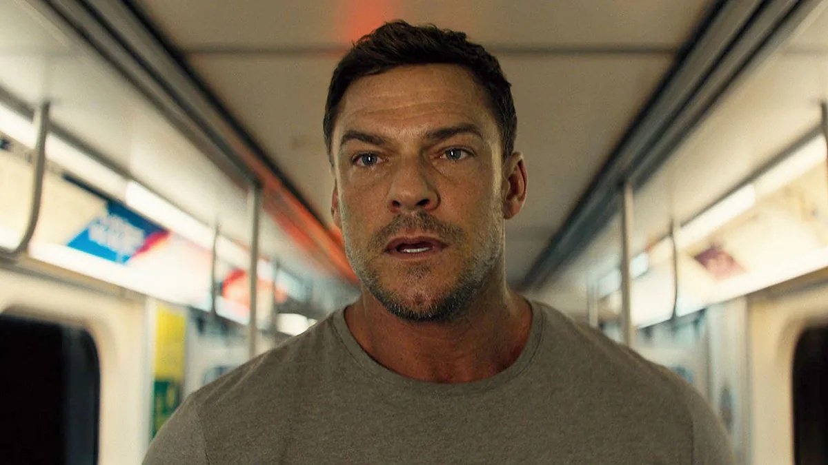 Reacher: Η τέταρτη σεζόν είναι το απόλυτο guilty pleasure γεμάτο αδρεναλίνη