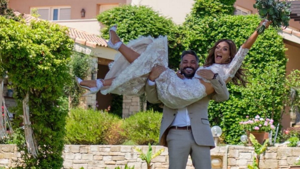 Βάσω Λασκαράκη: «Ο δικός μου ουρανός φωτίζει απ’ τα δικά σου μάτια» – Η αφιέρωση του Λευτέρη Σουλτάτου για τα γενέθλιά της