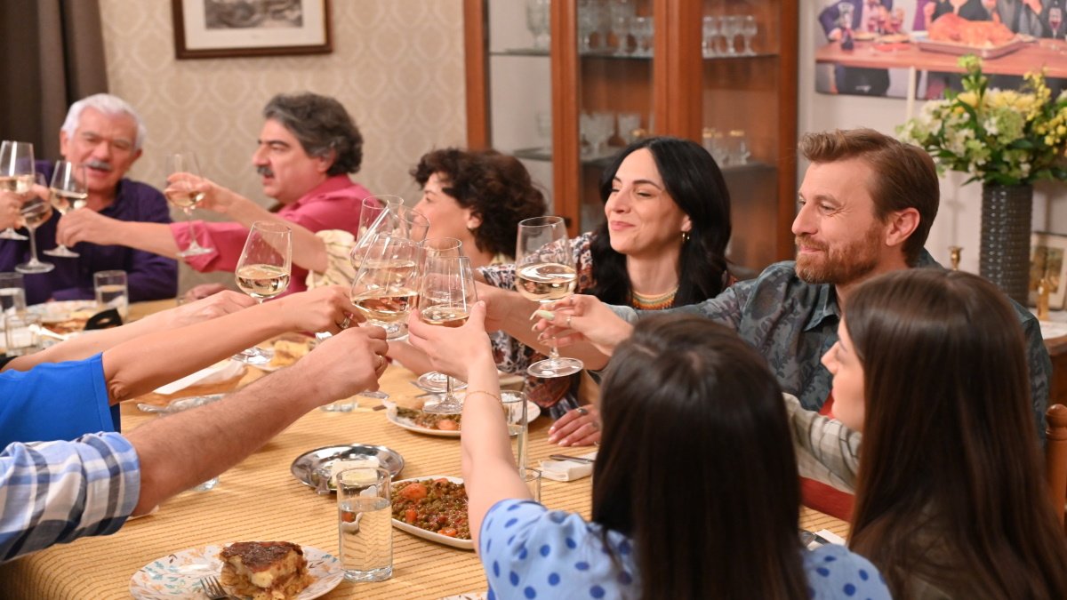 Τηλεθέαση χθες 19/10: Σάρωσε το «Σόι σου» σε δυναμικό κοινό και σύνολο – Τι έκαναν οι υπόλοιπες σειρές και το GNTM;